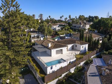Casa con piscina en venta en San Pedro de Alcántara