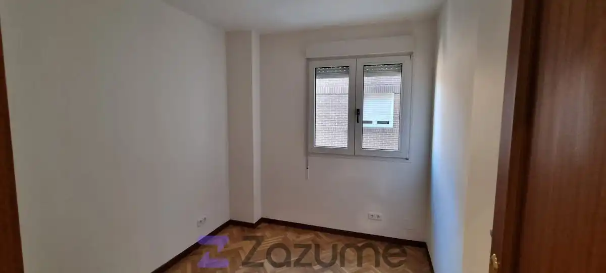 Bedroom of Flat for rent in Madrid  with Air Conditioner, Heating and Private garden