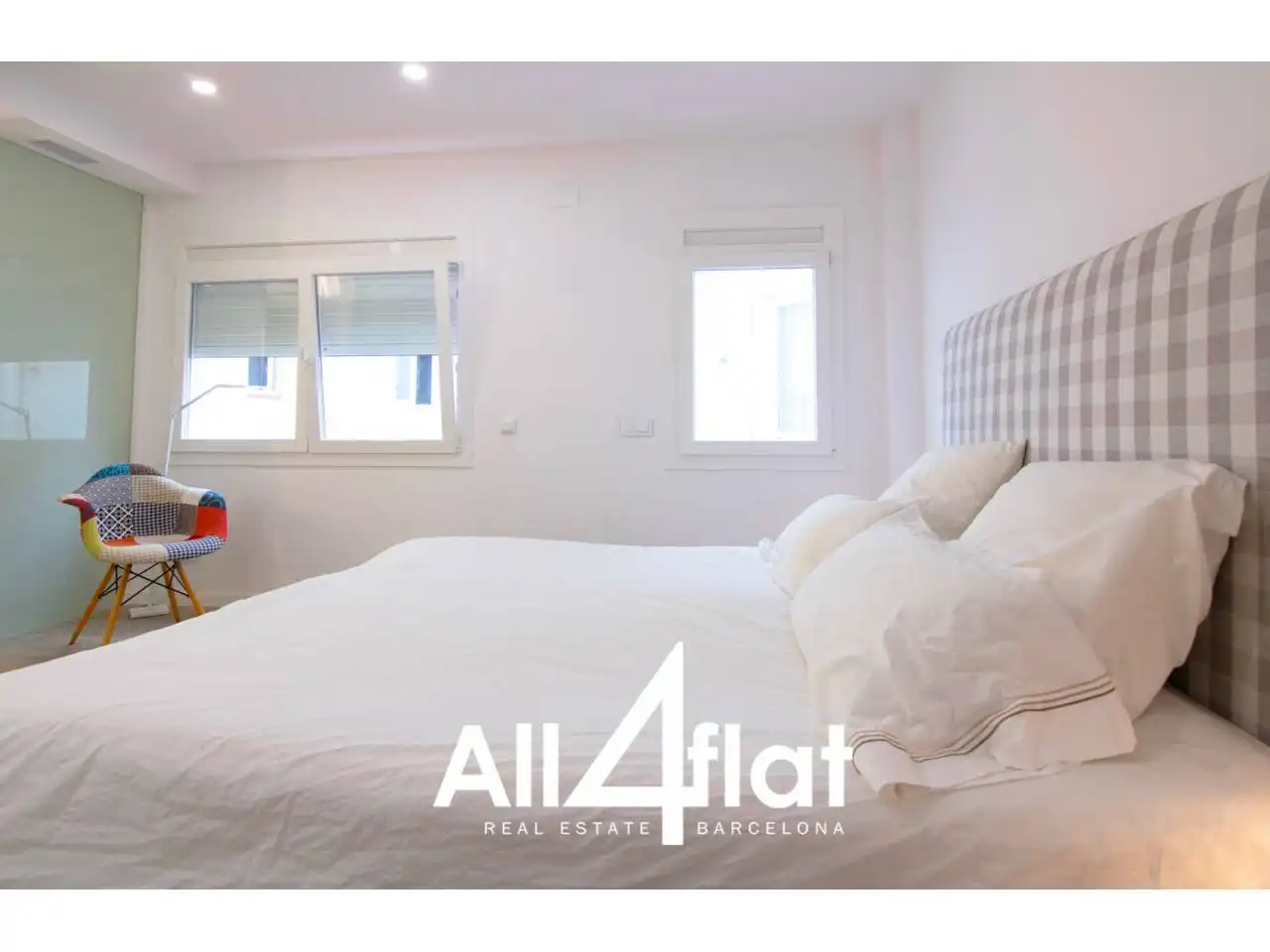 Bedroom of Attic for rent in Barcelona  with Air Conditioner, Heating and Parquet flooring