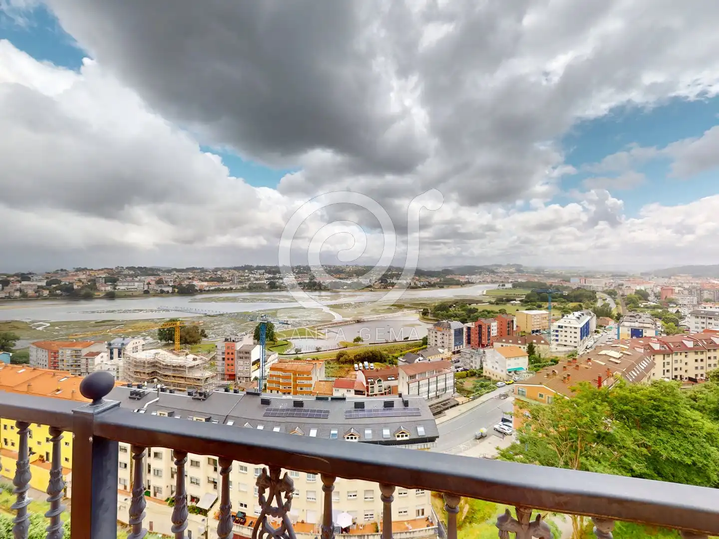 Habitación de Ático en venta en Culleredo con Calefacción, Terraza y Trastero