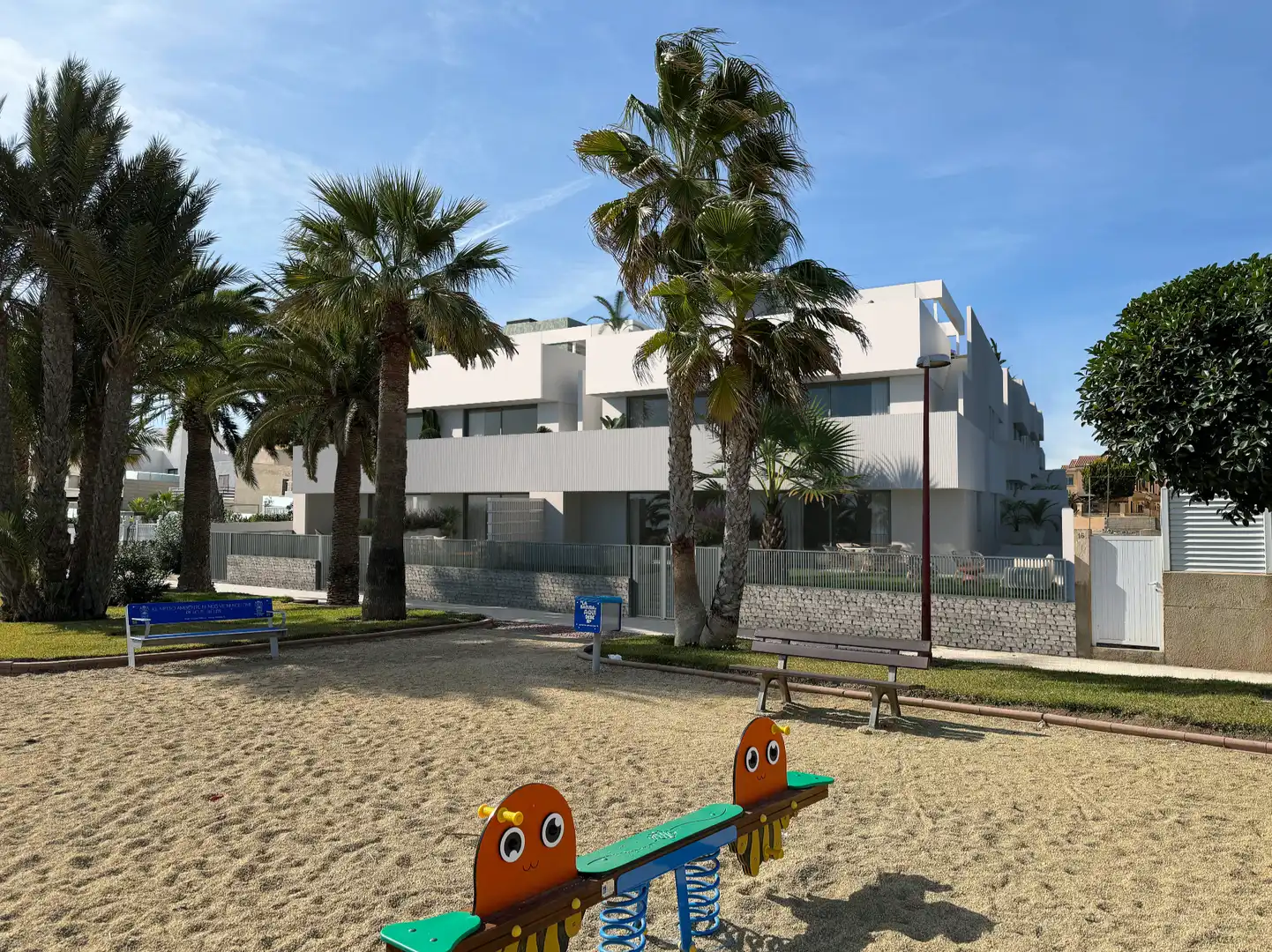 Piso de obra nueva con piscina en venta en Las Marinas - Pueblo Laguna, imagen 2