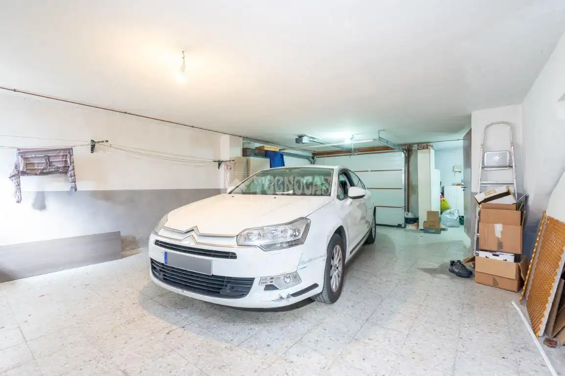Parking de Casa adosada en venta en Colmenar Viejo con Aire acondicionado, Jardín privado y Terraza