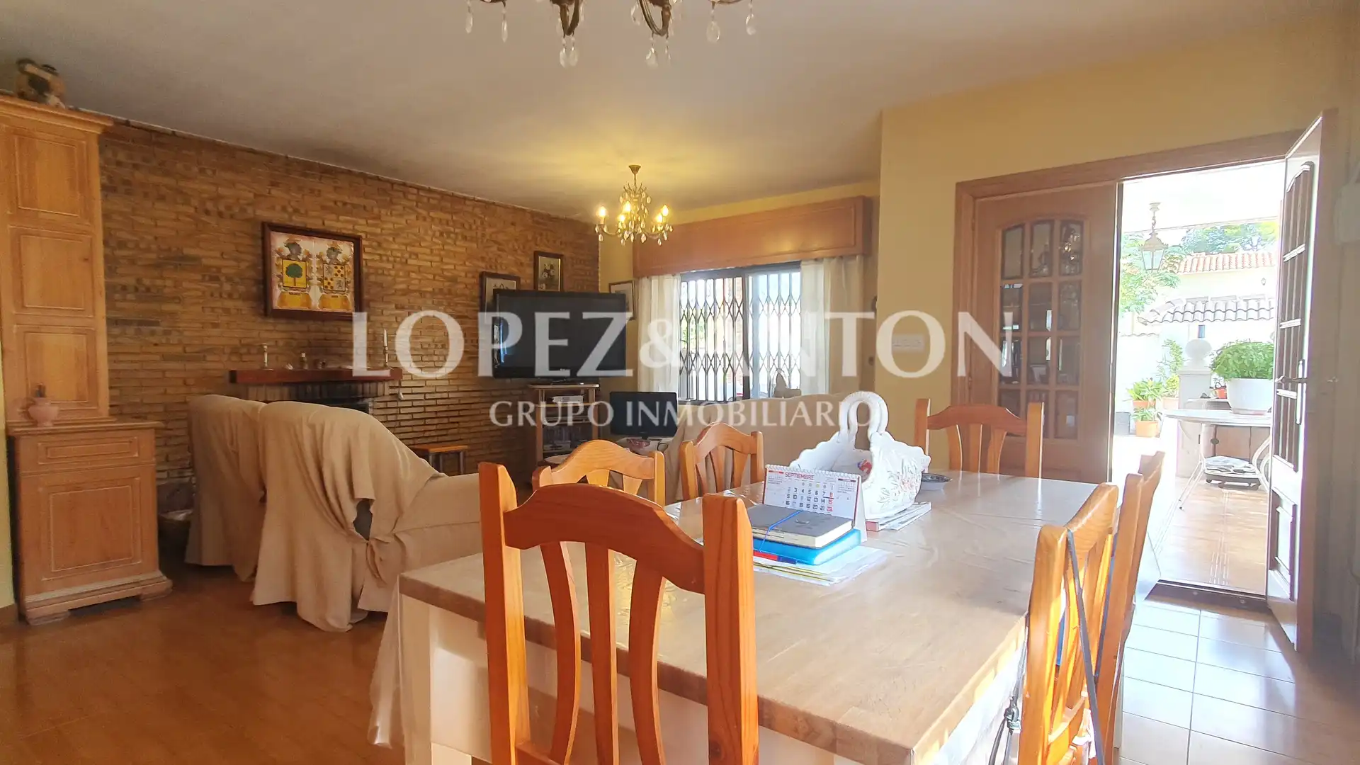 Dining room of Houses for sale in L'Eliana  with Air Conditioner, Private garden and Terrace