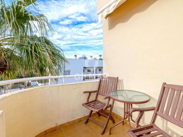 Piso con balcón en venta en La Carihuela - Los Nidos