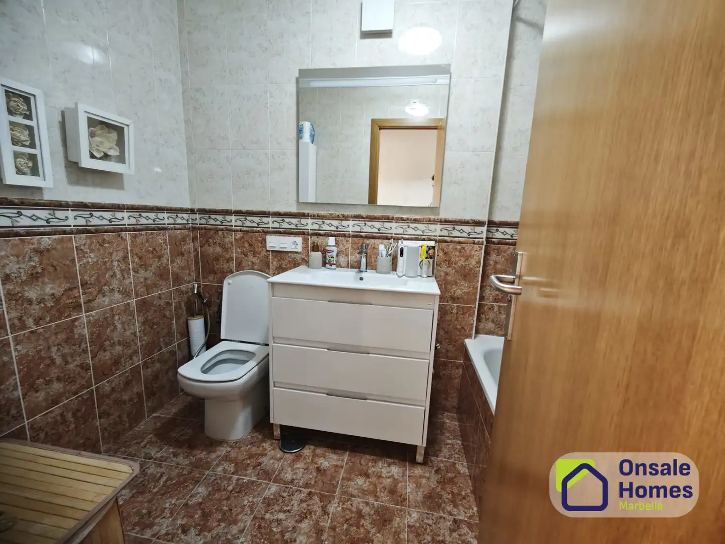Baño de Piso en venta en Marbella con Terraza y Balcón