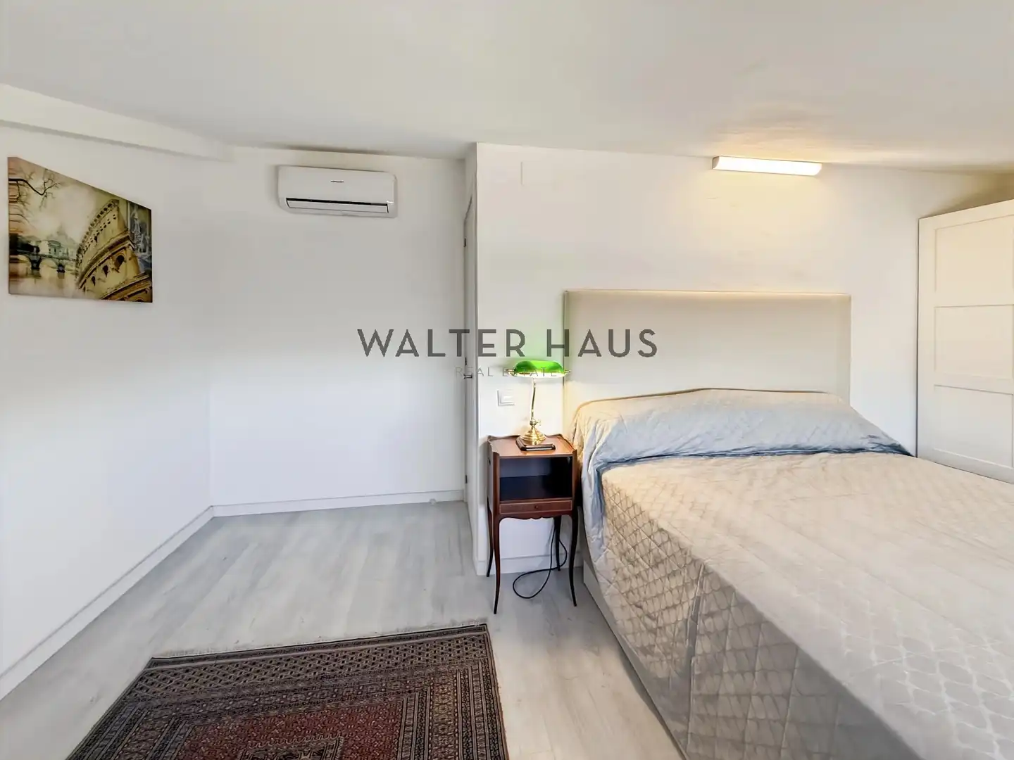 Habitación de Dúplex en venta en Barcelona con Aire acondicionado y Amueblado