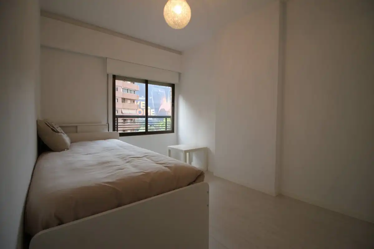 Dormitori de Pis de lloguer en Valencia amb Aire condicionat, Parquet i Terrassa