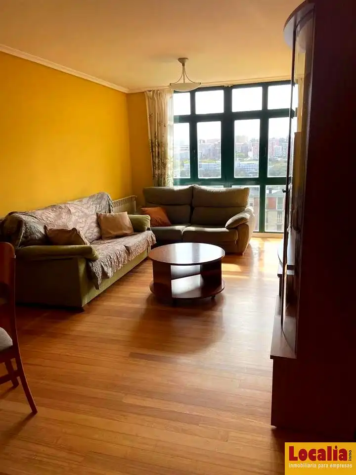 Sala de estar de Piso en venta en Santander con Calefacción, Trastero y Amueblado