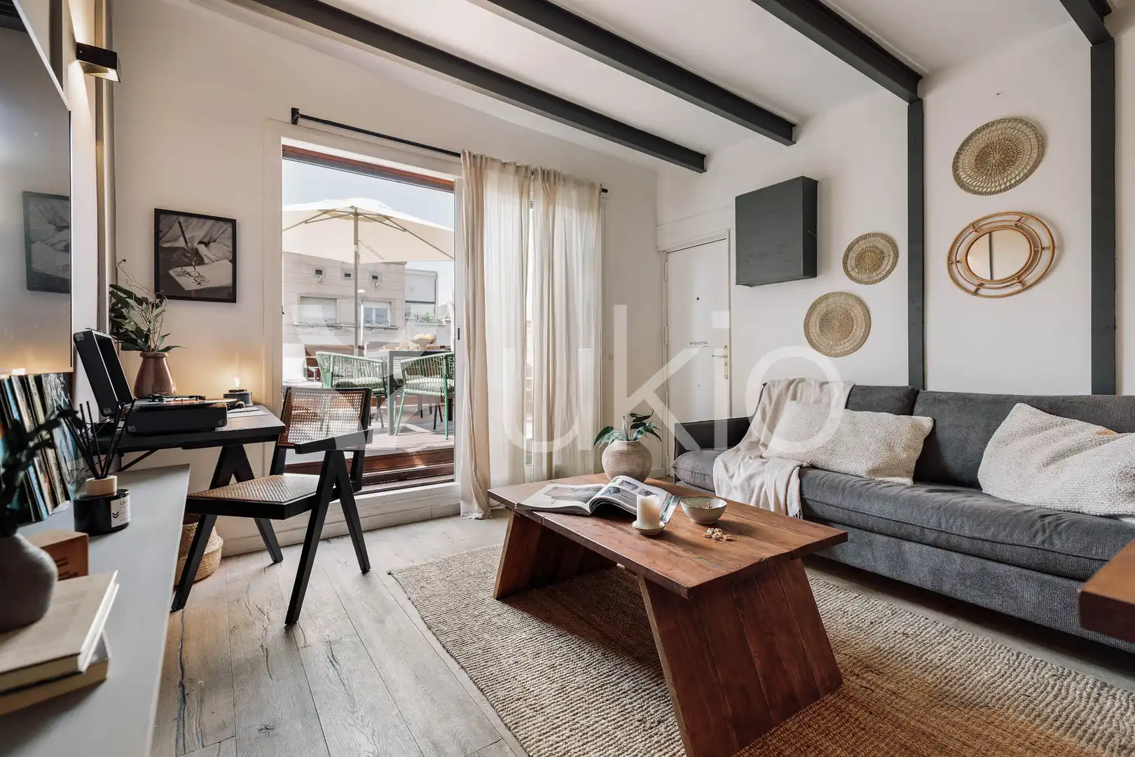 Living room of Attic for rent in Barcelona  with Air Conditioner, Heating and Parquet flooring
