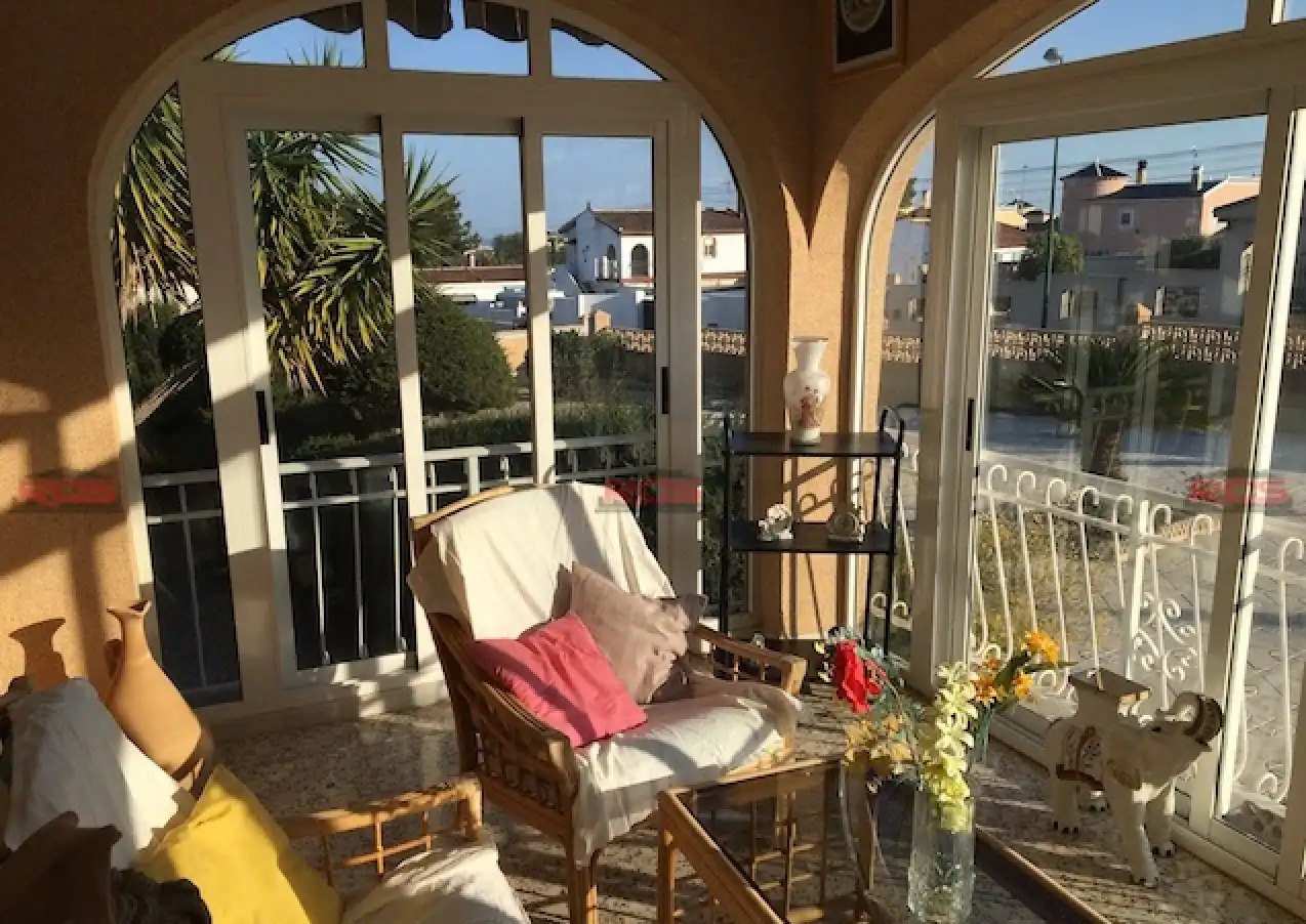 Chalet con jardín en venta en Calle Mimosa 23, imagen 3