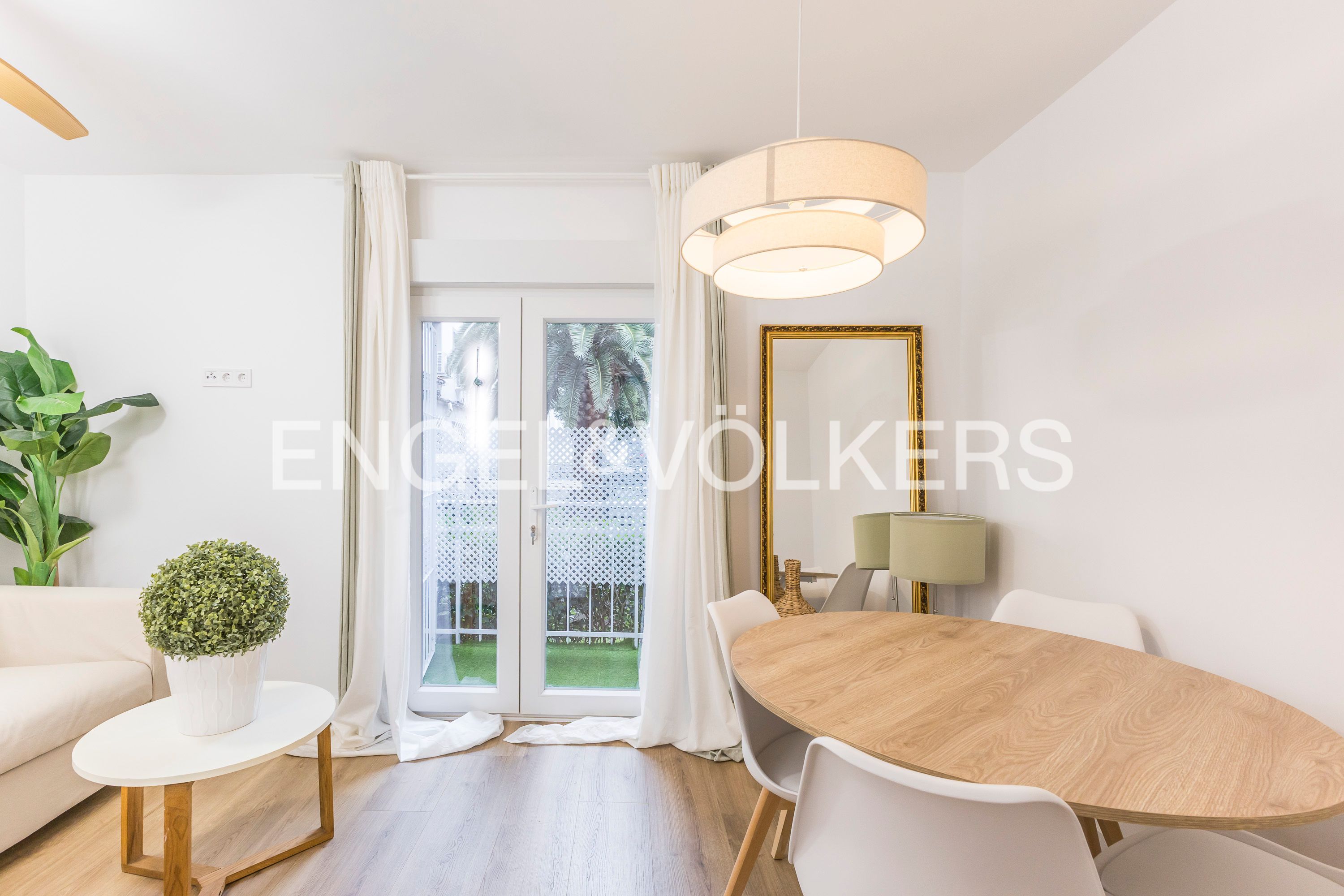 Dining room of Apartment for sale in  Madrid Capital  with Air Conditioner, Heating and Parquet flooring