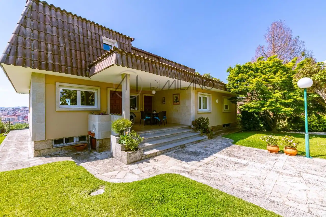 Jardín de Casa o chalet en venta en Vigo  con Calefacción, Jardín privado y Parquet