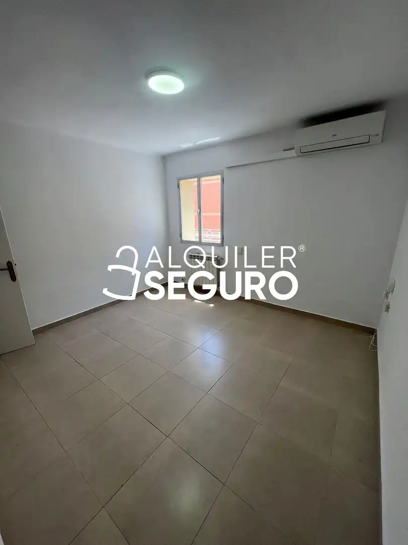 Habitación de Piso de alquiler en Madrid con Aire acondicionado y Calefacción