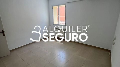 Foto 3 de Piso de alquiler en Zaldívar, Simancas, Madrid Capital