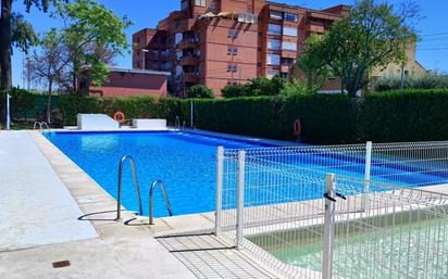 Swimming pool of Flat for sale in  Sevilla Capital  with Air Conditioner, Terrace and Balcony