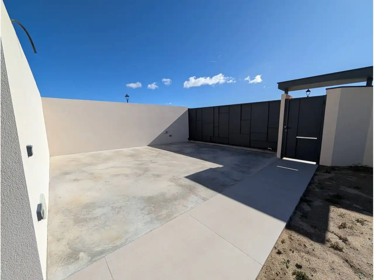 Vista exterior de Casa adosada en venda en Griñón amb Aire condicionat, Calefacció i Jardí privat