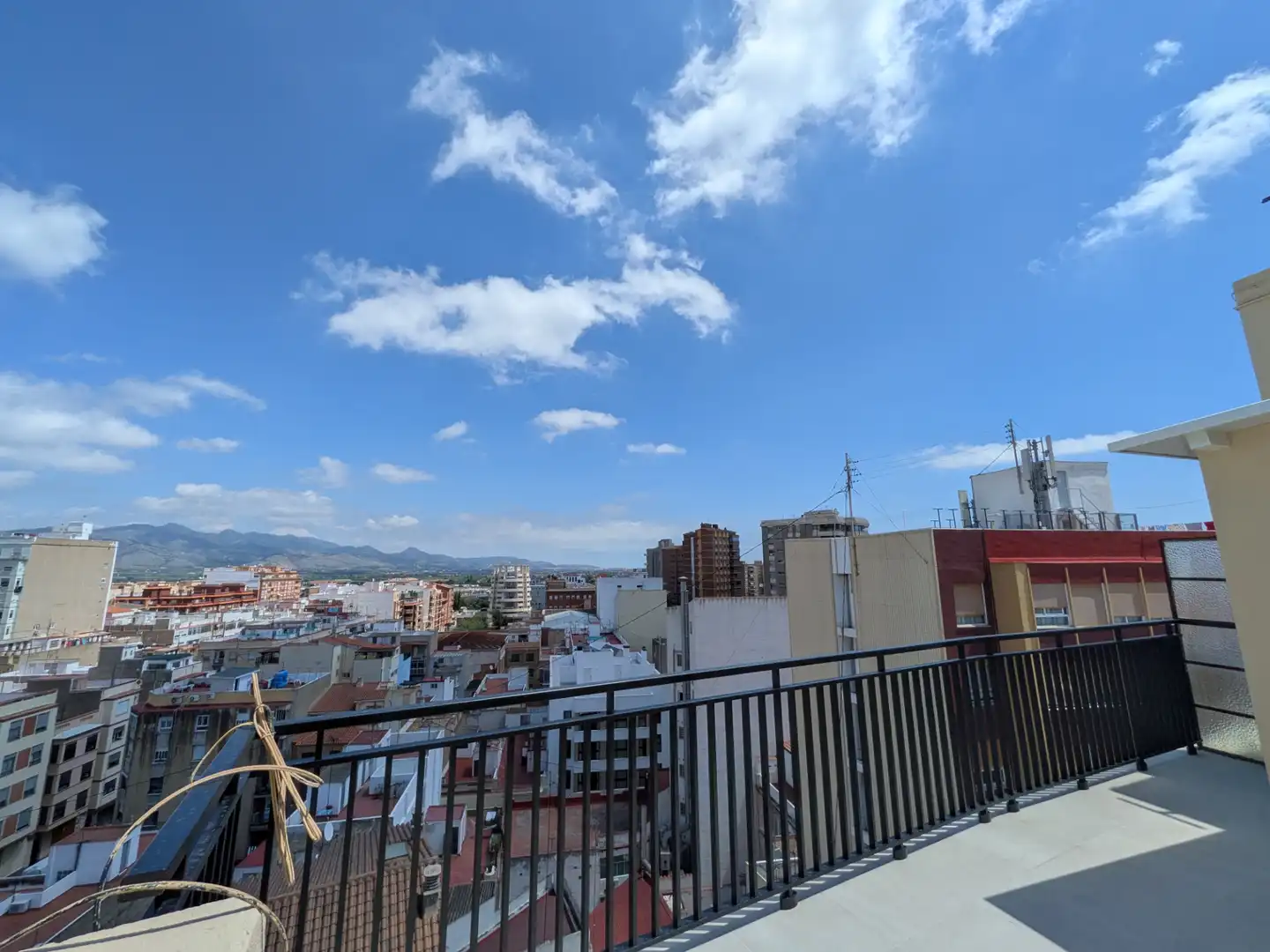 Vista exterior de Ático en venta en Castellón de la Plana / Castelló de la Plana con Aire acondicionado y Terraza