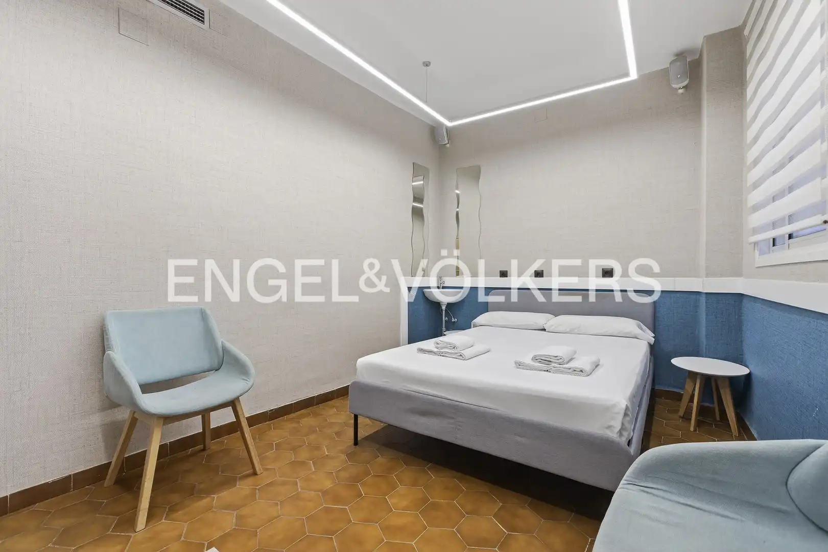Bedroom of Houses for sale in Sevilla  with Air Conditioner, Heating and Parquet flooring