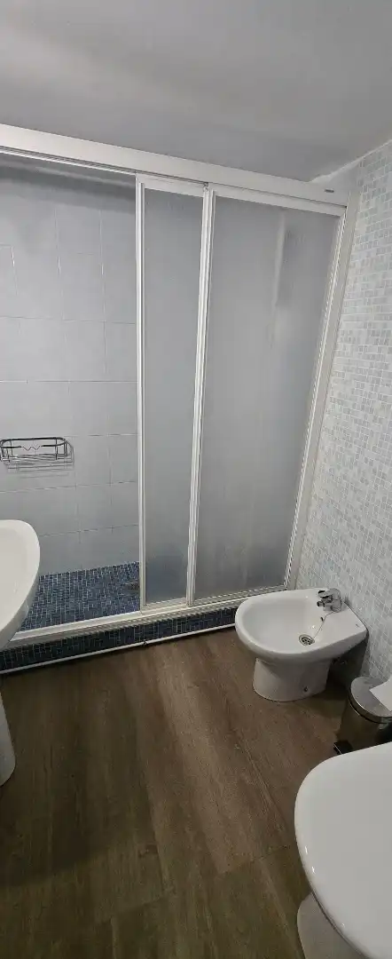 Bathroom of Flat for share in Barcelona  with Heating, Parquet flooring and Furnished