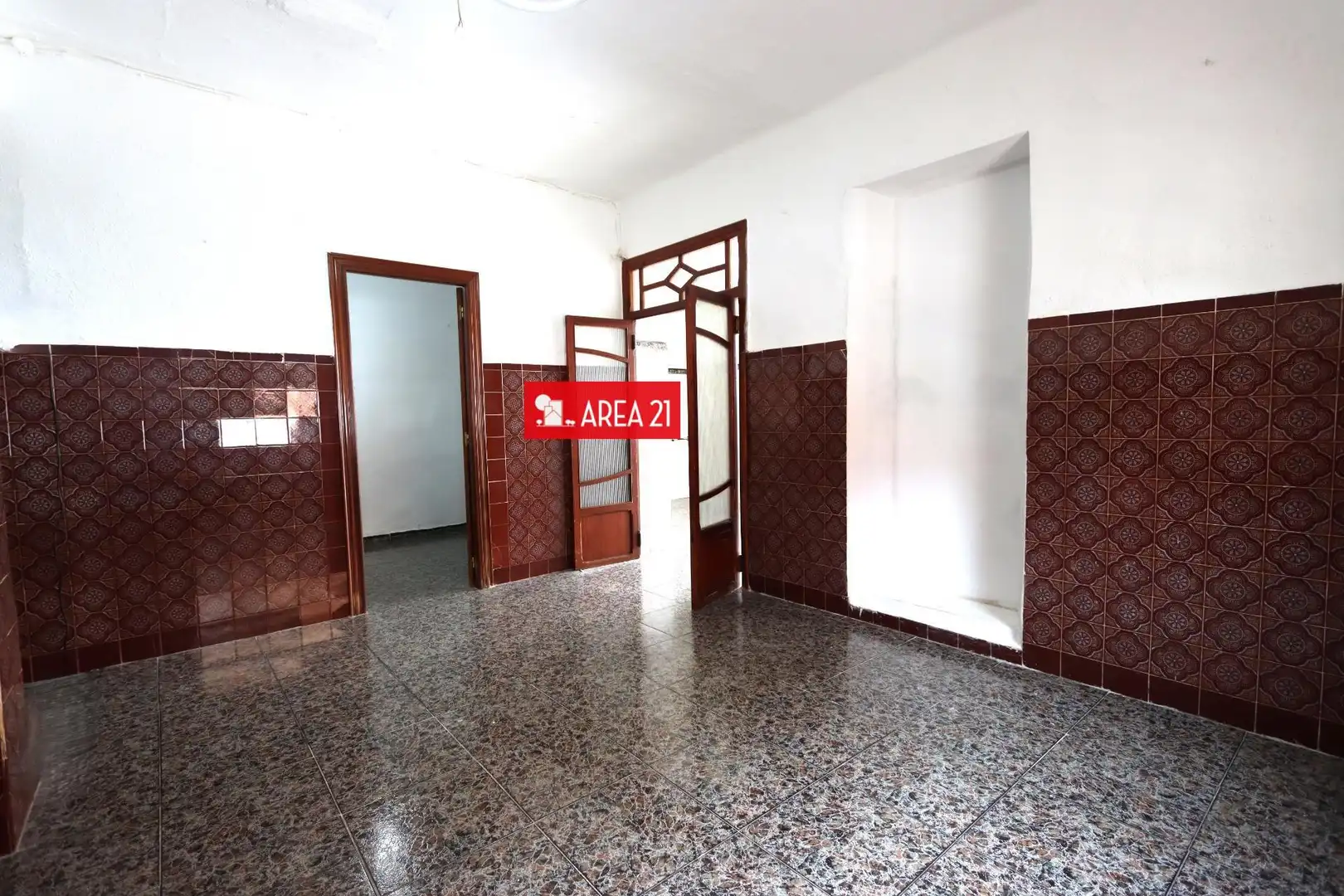 Houses for sale in La Pobla de Vallbona  with Terrace and Storage room