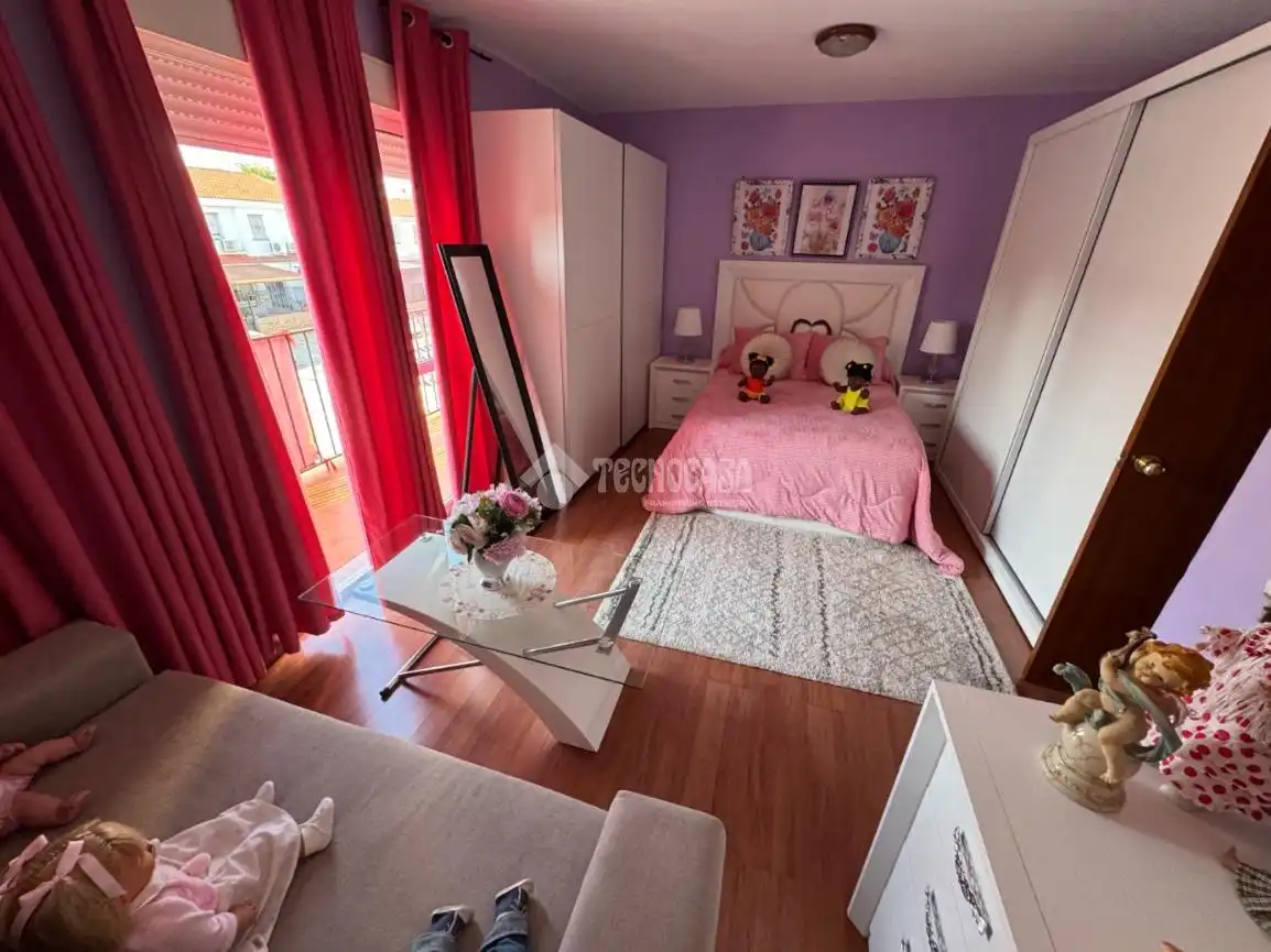 Habitación de Casa adosada en venta en Écija