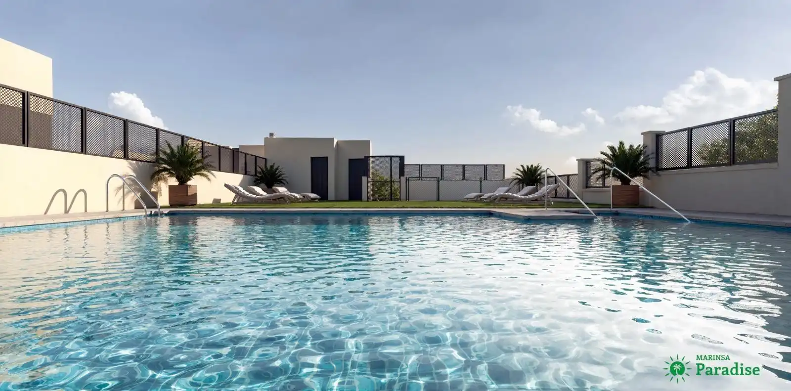 Piscina de Casa adosada en venta en Nerja