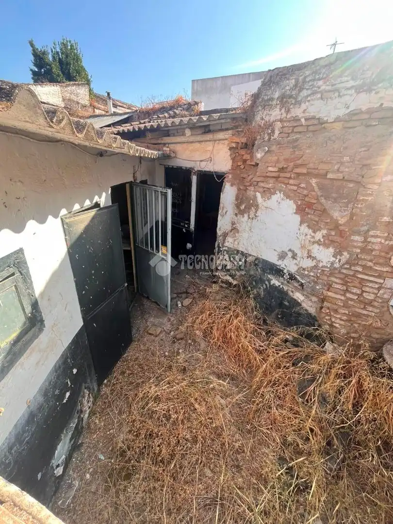 Casa adosada en venta en Santiponce
