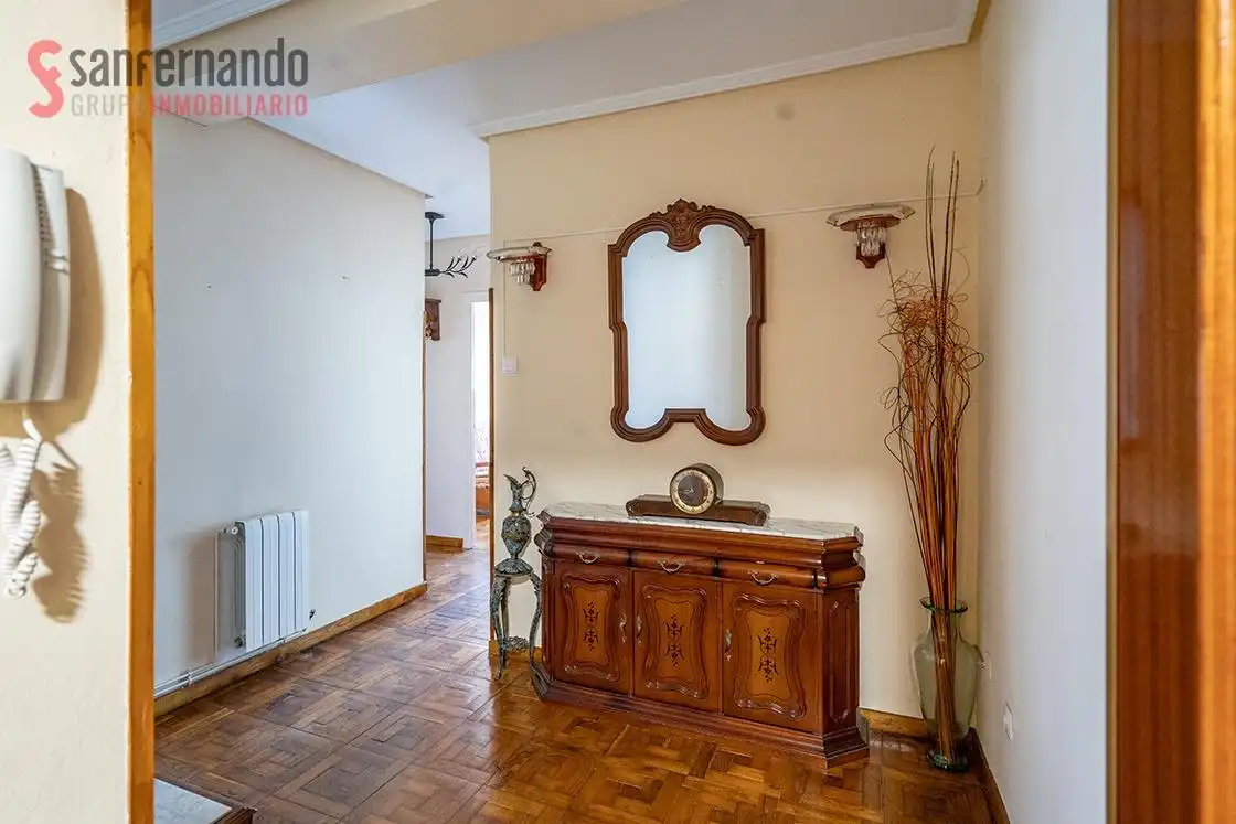Piso con ascensor en venta en Calle Calle Agustín Riancho, imagen 3