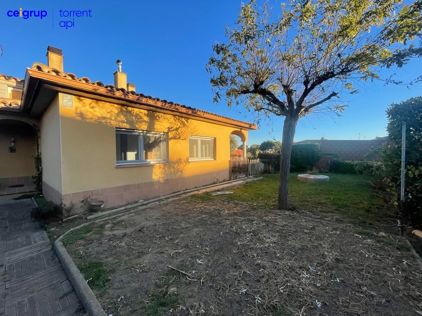 Vista exterior de Casa o xalet de lloguer en Verges amb Aire condicionat, Calefacció i Traster