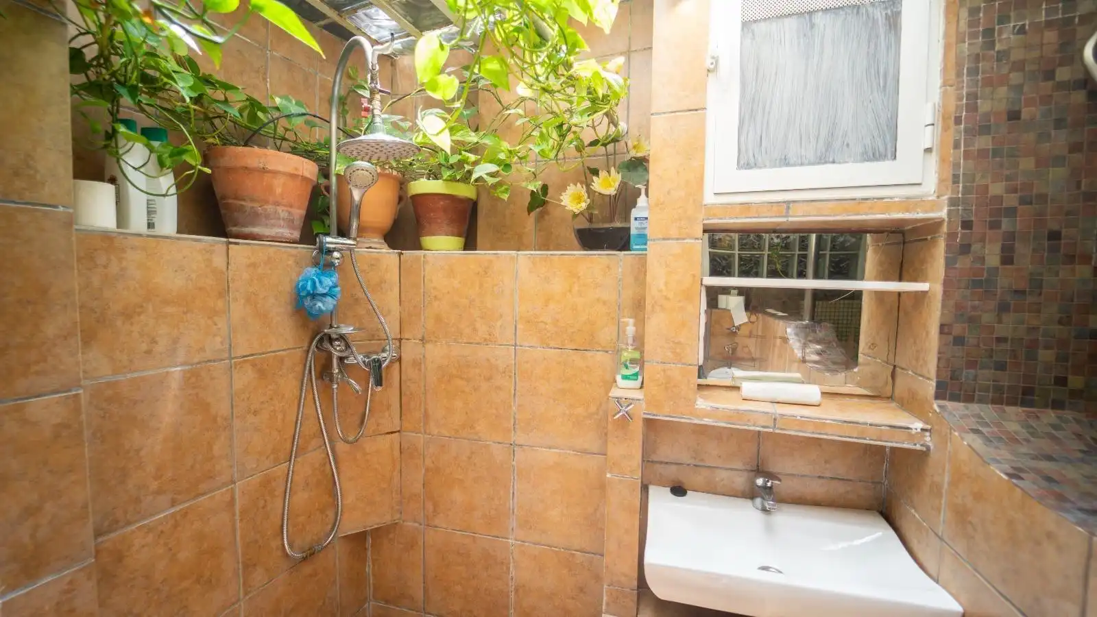 Baño de Casa o chalet de alquiler en Huétor Vega con Aire acondicionado, Piscina y Amueblado