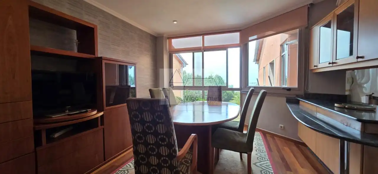 Dining room of Duplexes for rent in Vigo   with Heating, Parquet flooring and Terrace