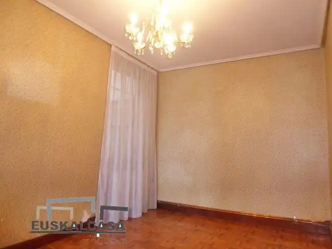 Bedroom of Flat for sale in Bilbao   with Heating and Balcony