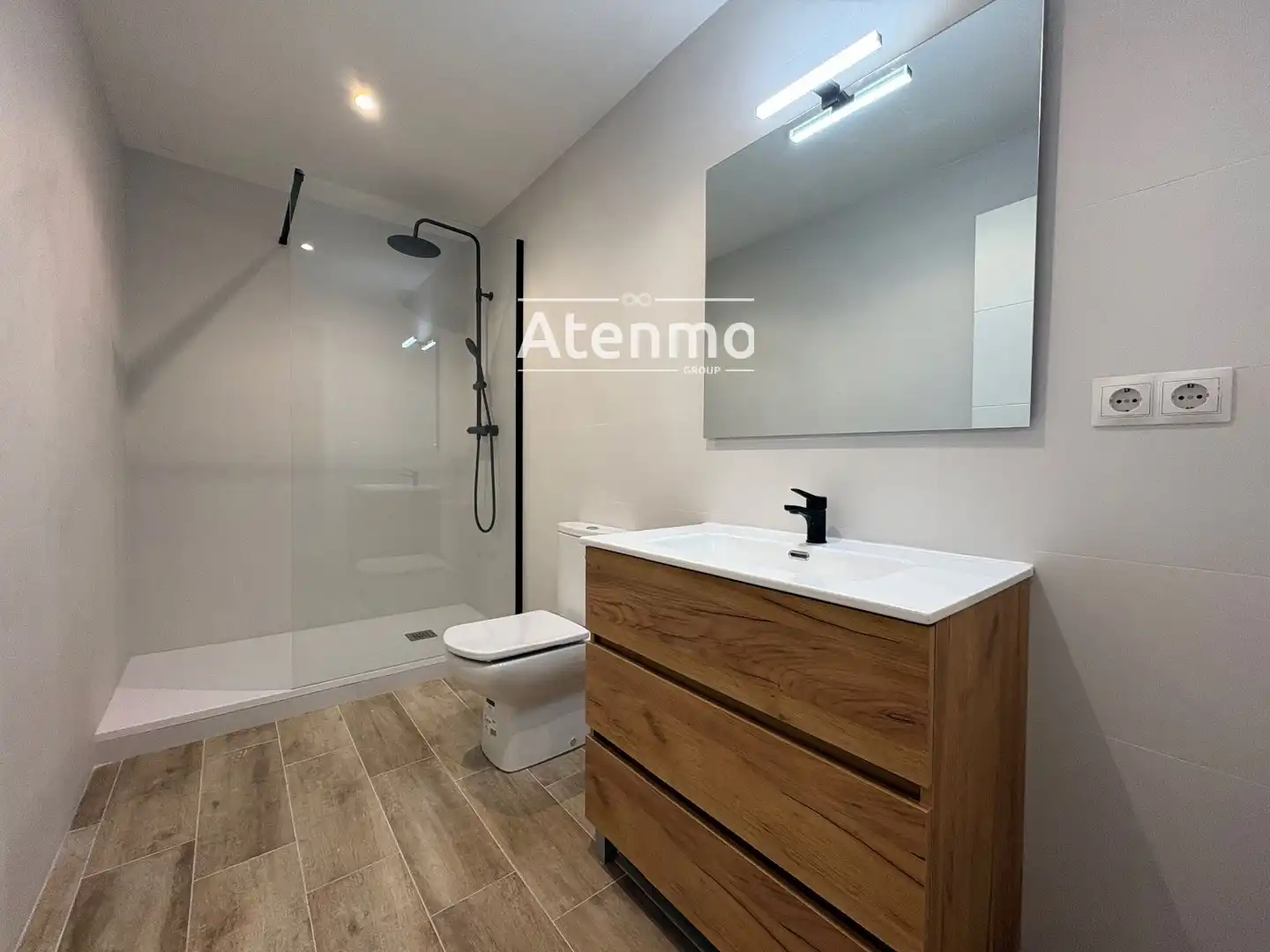 Baño de Piso en venta en Barcelona con Aire acondicionado y Terraza