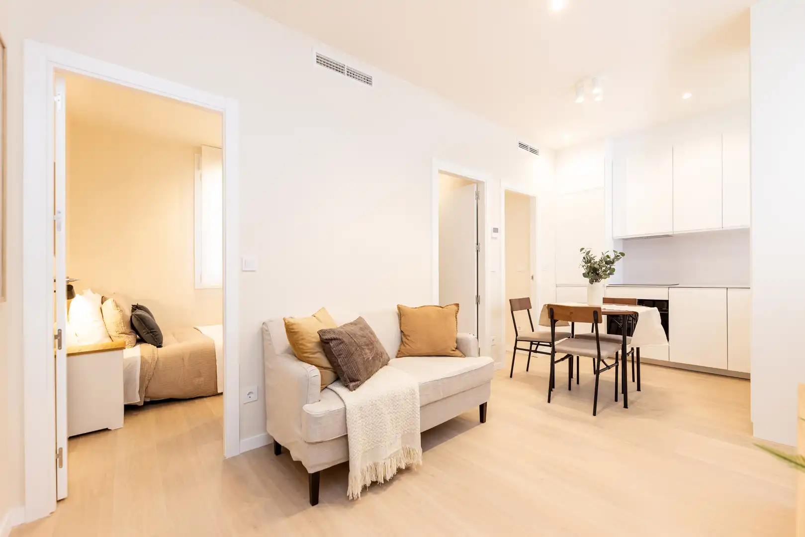 Sala de estar de Piso de alquiler en Madrid con Aire acondicionado, Calefacción y Balcón
