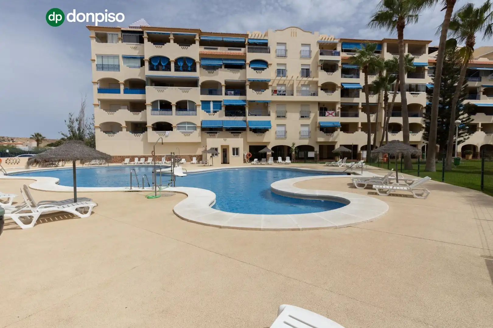 Piscina de Piso en venta en El Ejido con Piscina comunitaria