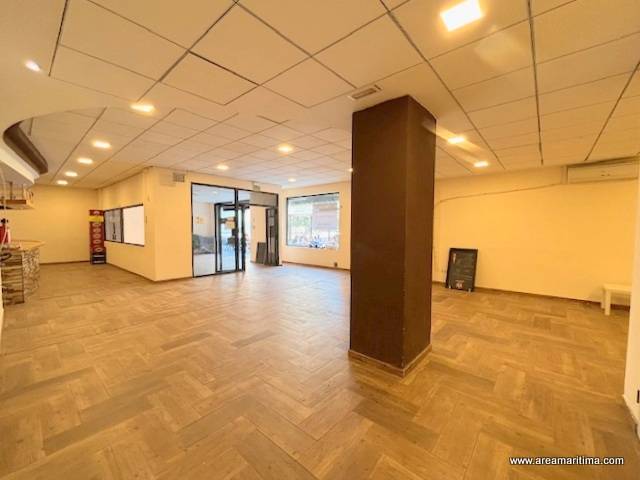 Local comercial en Venta en Plaça del Mestre Ripoll en La Carrasca