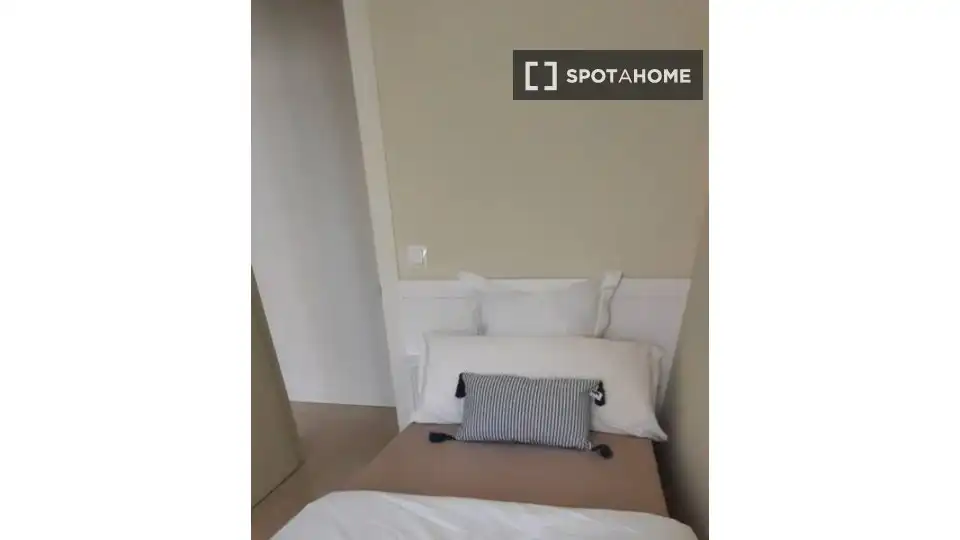 Bedroom of Apartments for share in Santander  with Air Conditioner, Heating and Terrace