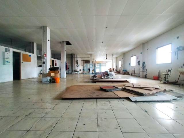 Local comercial en Alquiler en Barbadás