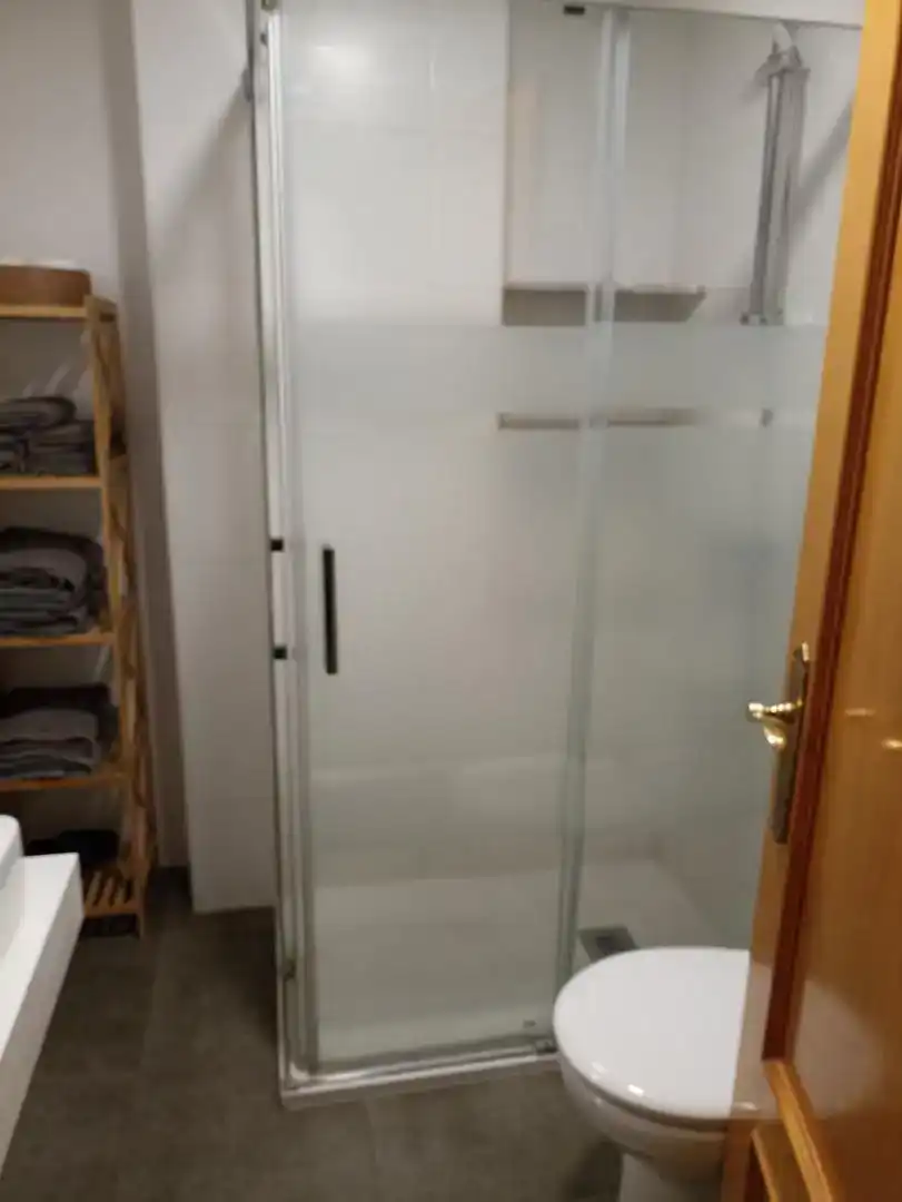 Badezimmer von Maisonette zur Miete in Valencia mit Klimaanlage, Abstellraum und Möbliert