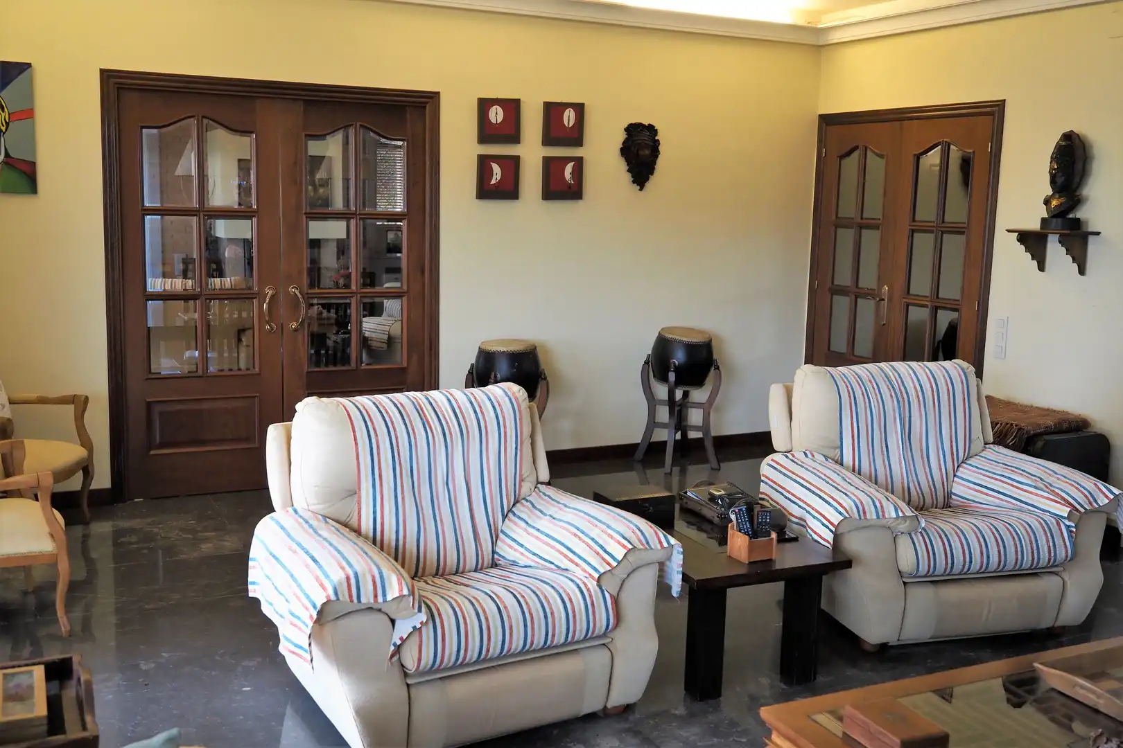 Sala d'estar de Casa o xalet en venda en Canet de Mar amb Jardí privat, Terrassa i Piscina