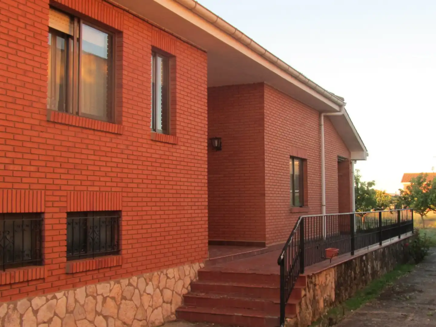 Vista exterior de Casa o chalet en venta en Villalmanzo con Calefacción, Jardín privado y Terraza