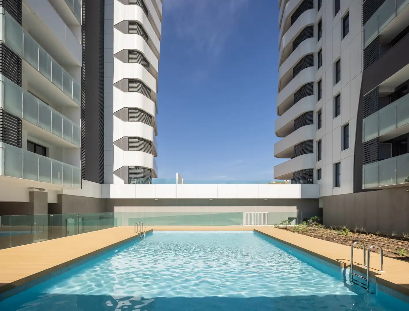 Schwimmbecken von Wohnung zur Miete in Valencia mit Terrasse, Abstellraum und Möbliert