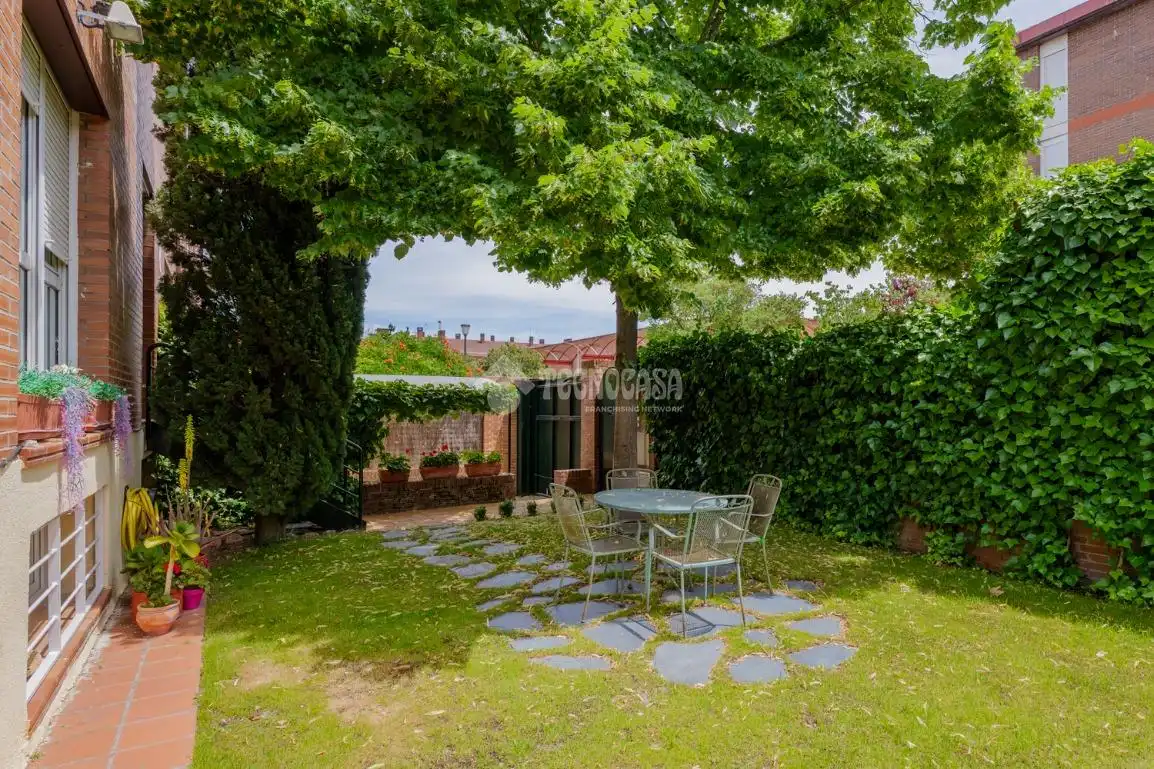 Jardí de Casa adosada en venda en Tres Cantos amb Aire condicionat i Calefacció