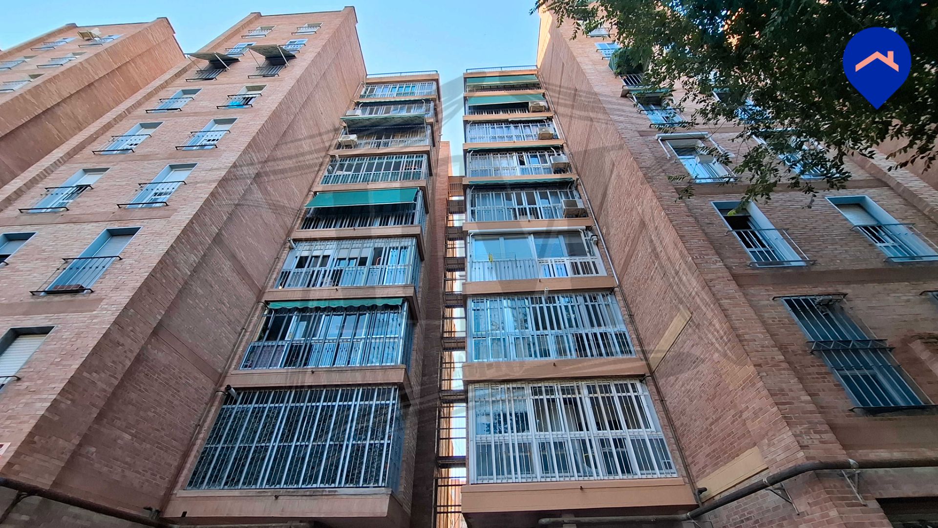 Vista exterior de Pis en venda en  Madrid Capital amb Calefacció, Parquet i Terrassa