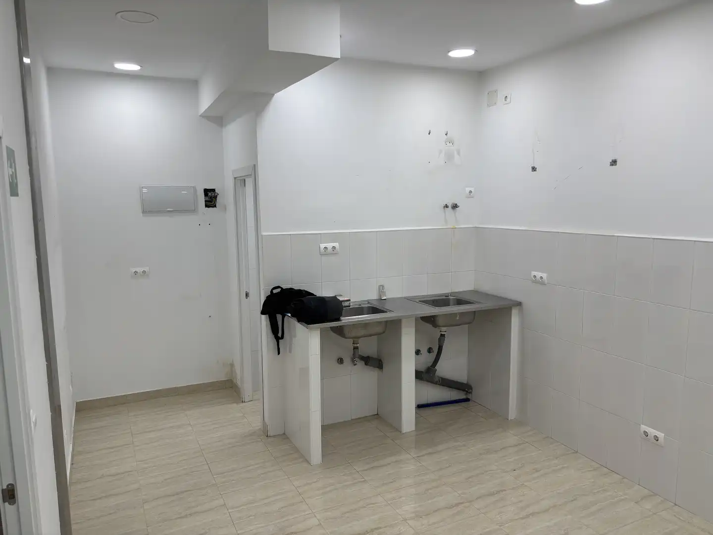 Cuina de Local de lloguer en Madrid amb Aire condicionat