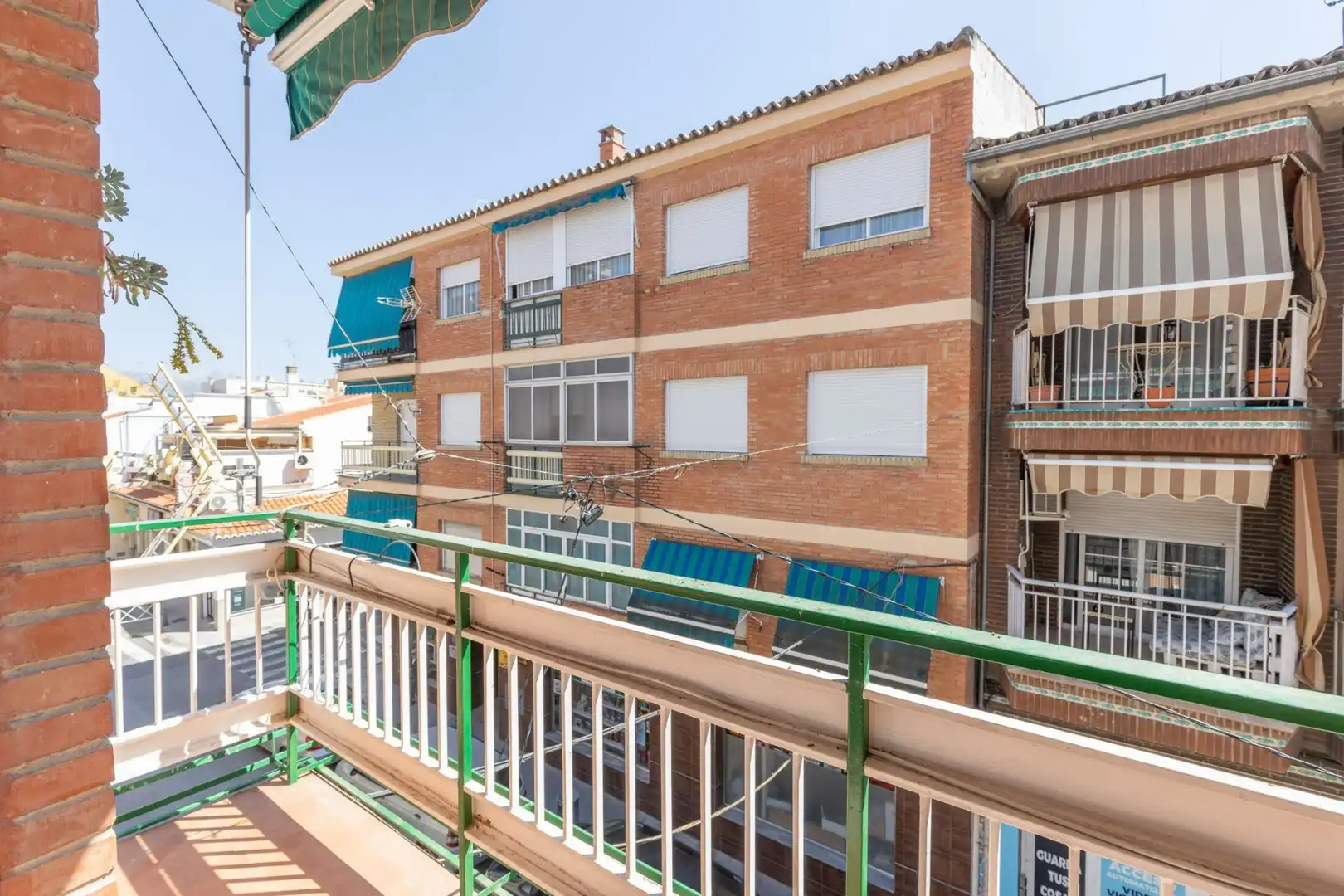 Vista exterior de Pis en venda en Albolote amb Aire condicionat