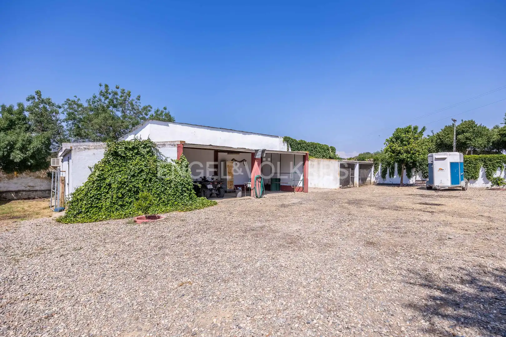 Finca rústica en venta en Alcalá del Río con Aire acondicionado, Calefacción y Jardín privado
