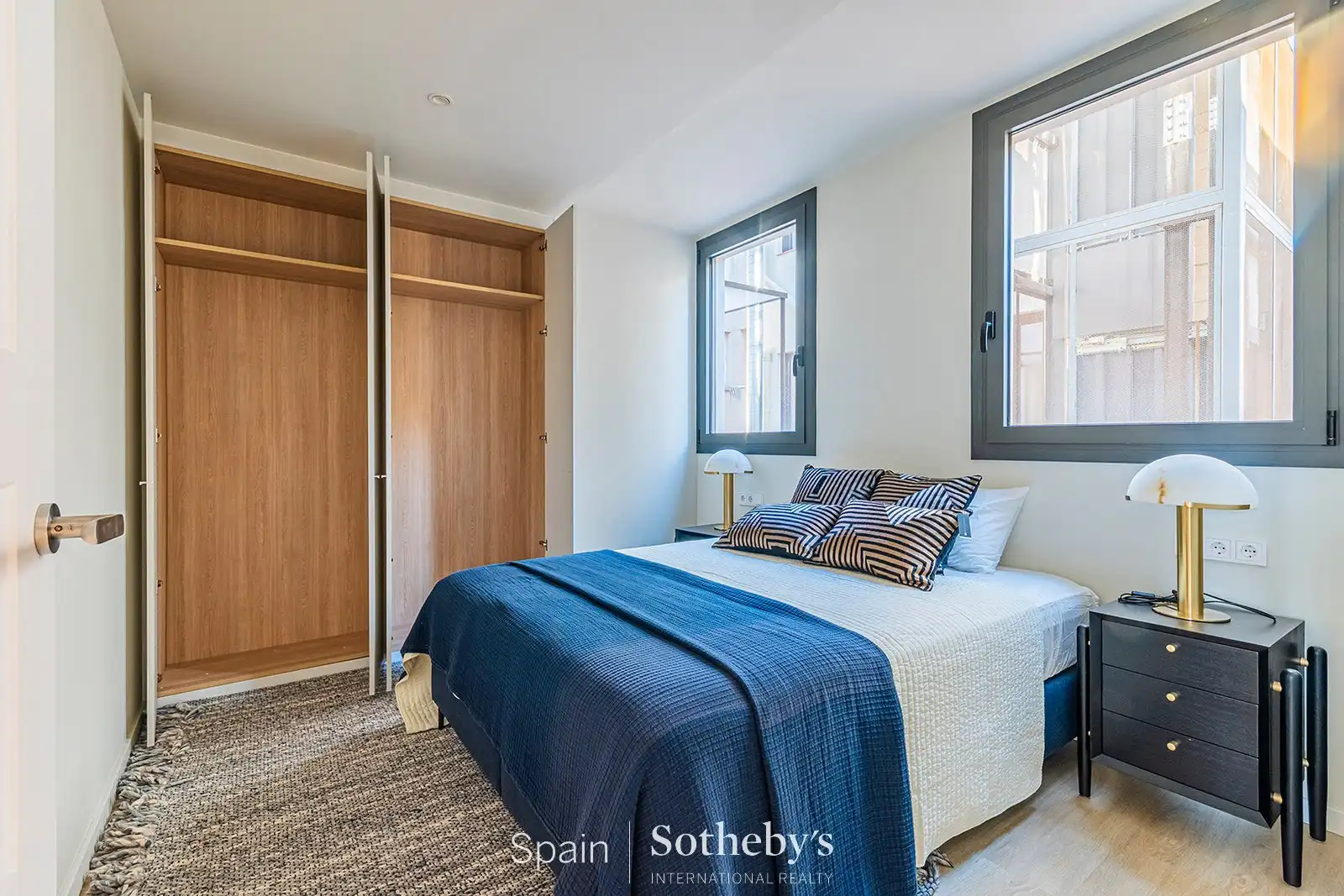 Schlafzimmer von Maisonette zum Verkauf in Barcelona mit Klimaanlage und Heizung