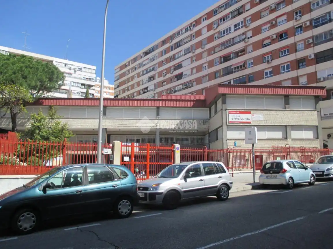 Vista exterior de Piso en venta en Madrid