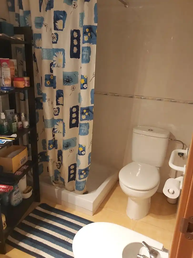 Badezimmer von Wohnung zum Verkauf in Pedrola mit Heizung, Parkett und Terrasse